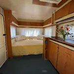 Camping караваната на морето *